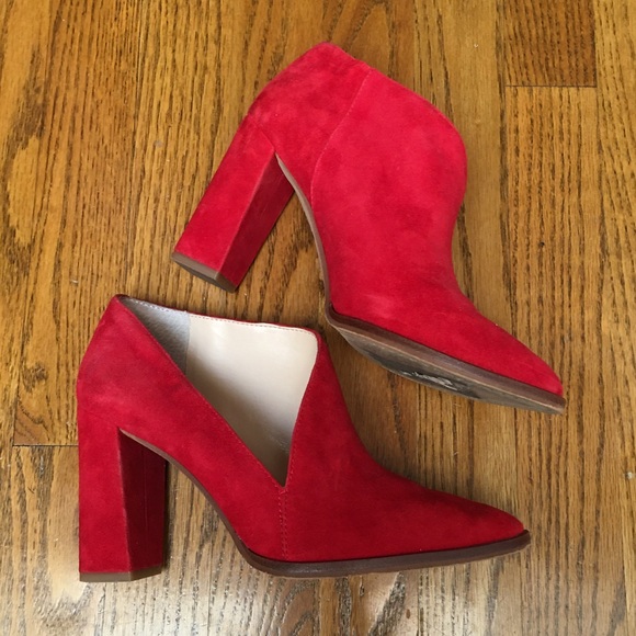 VINCE CAMUTO Loretan Bootie Heel In Cherry Red Suede - Picture 5 of 10